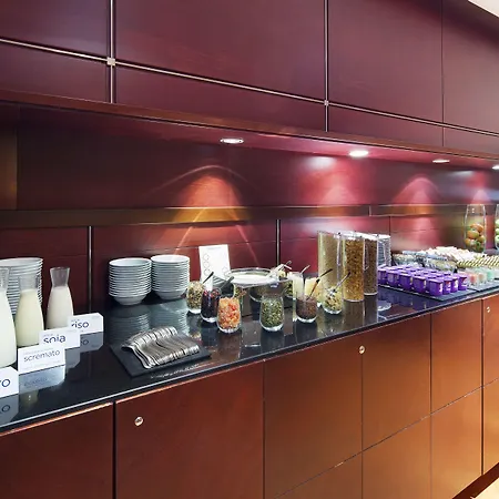 Nh Panorama Hotel 4*